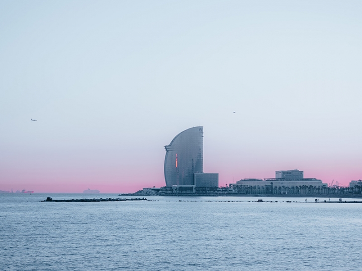 ¿Dónde dormir o aparcar tu autocaravana en Barcelona?
