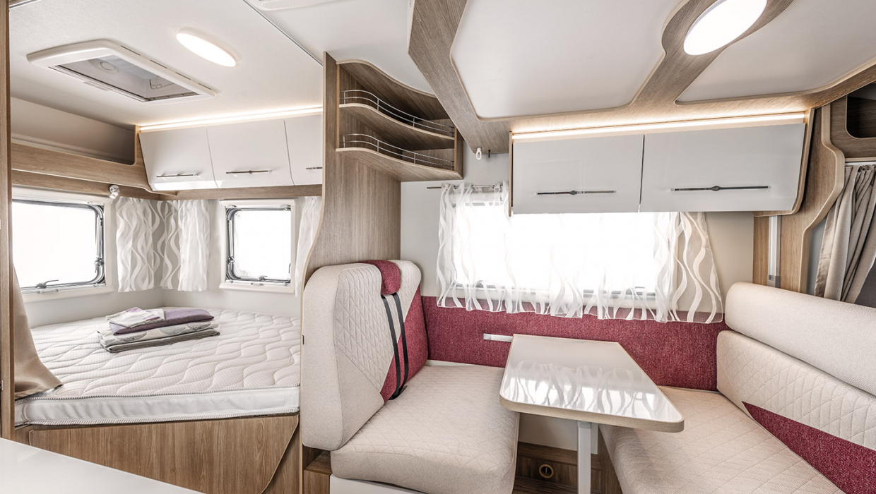 Autocaravana perfilada Seal 12 PLUS Interior