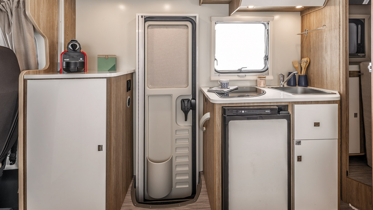 Autocaravana perfilada Seal 12 PLUS Interior