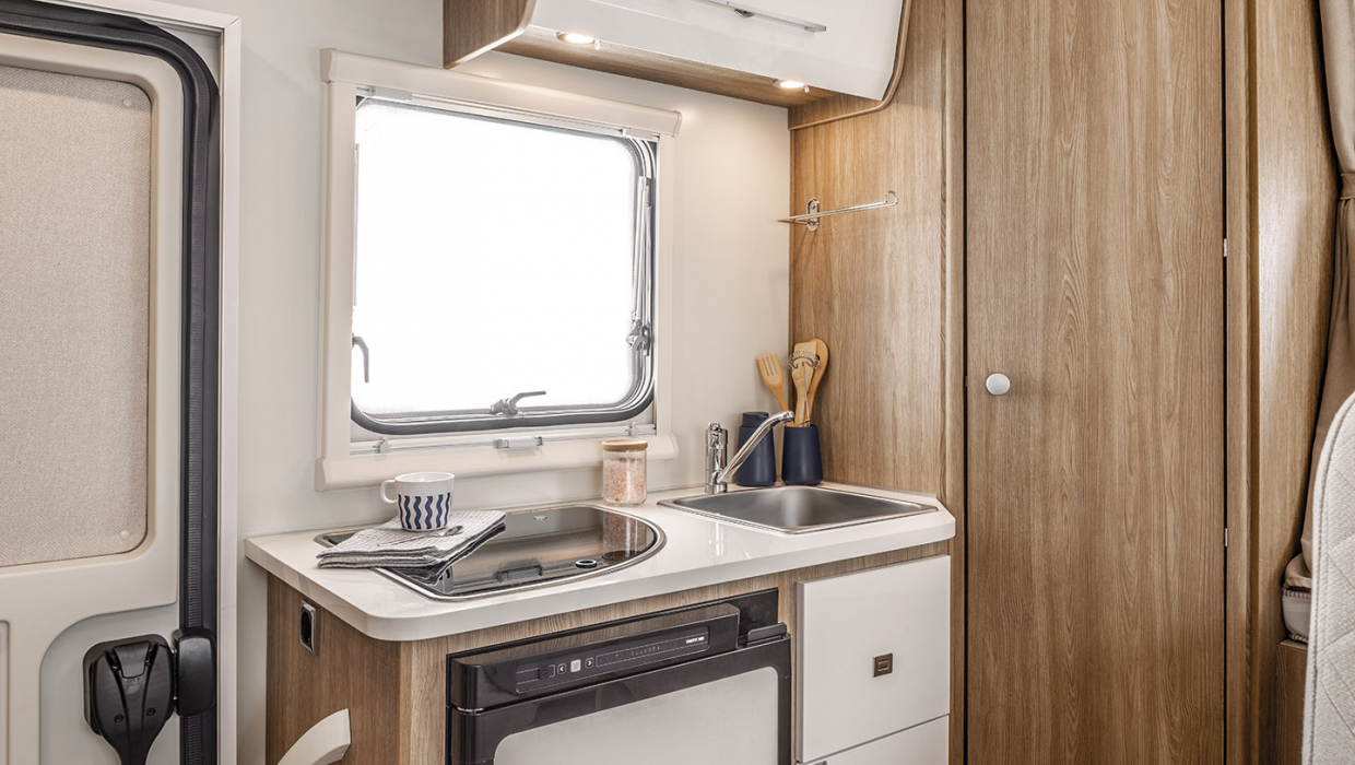 Autocaravana perfilada Seal 12 PLUS Interior