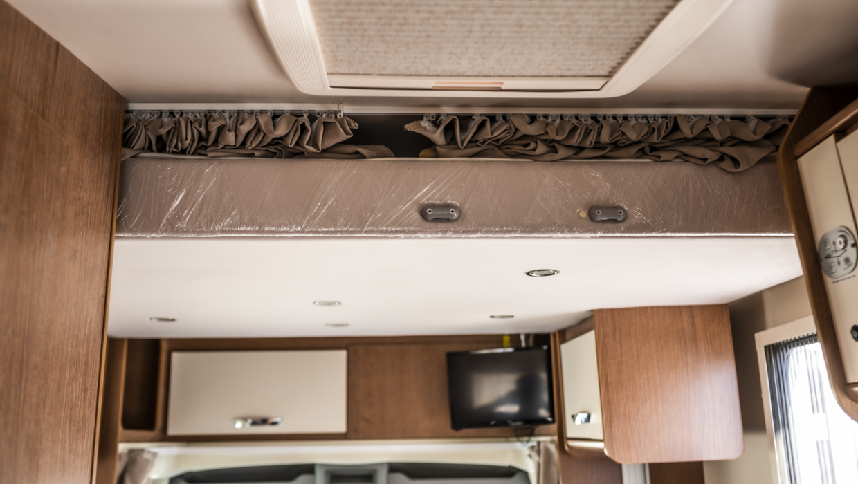 Kayak 14 PLUS Interior