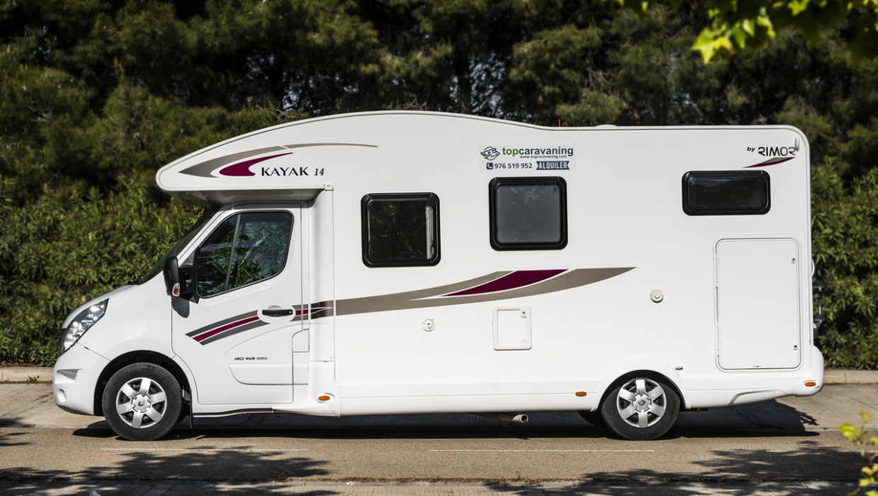 Kayak 14 PLUS Exterior