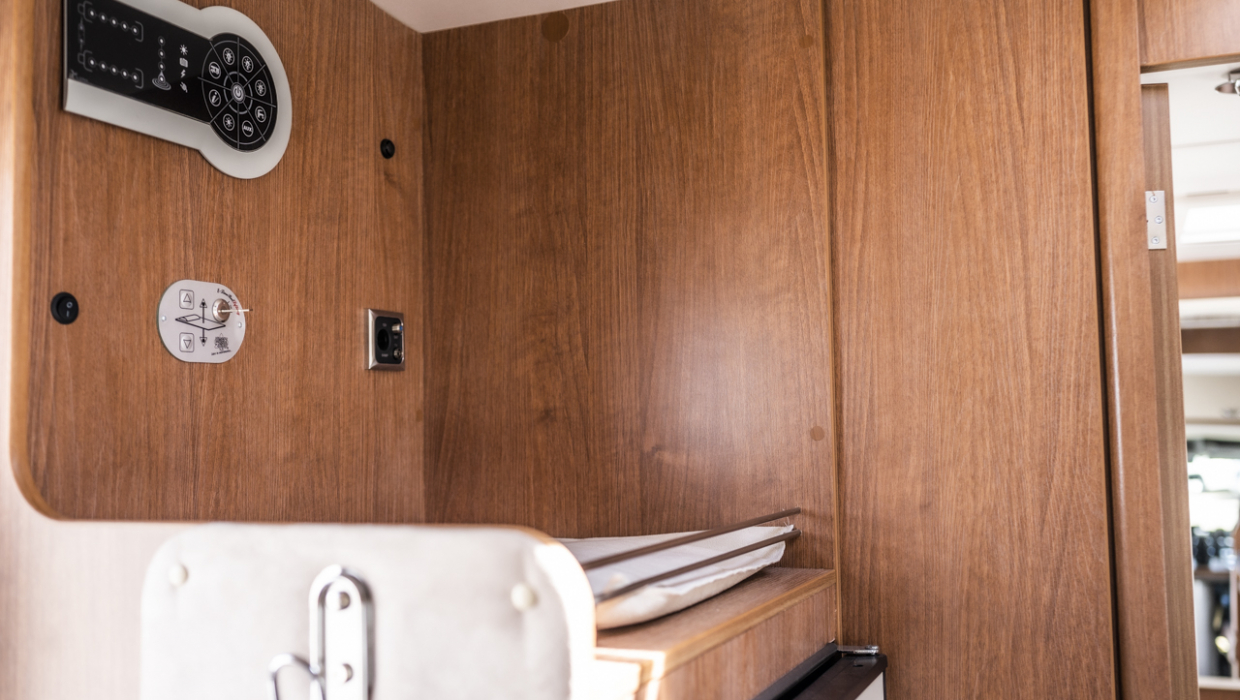 Kayak 95 Plus - autocaravana alquiler interior