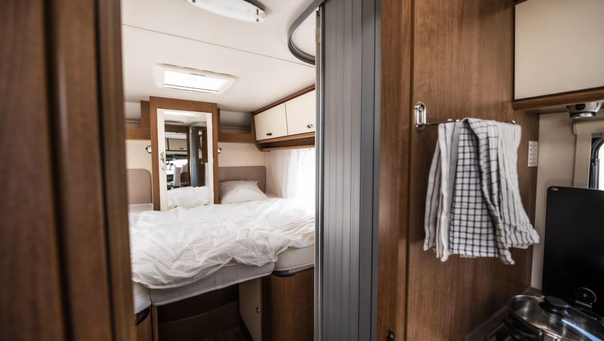 Kayak 95 Plus - autocaravana alquiler interior