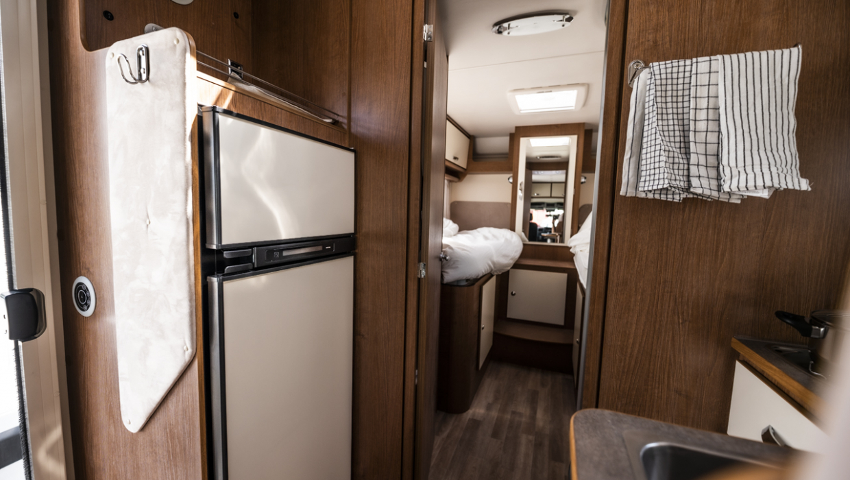 Kayak 95 Plus - autocaravana alquiler interior