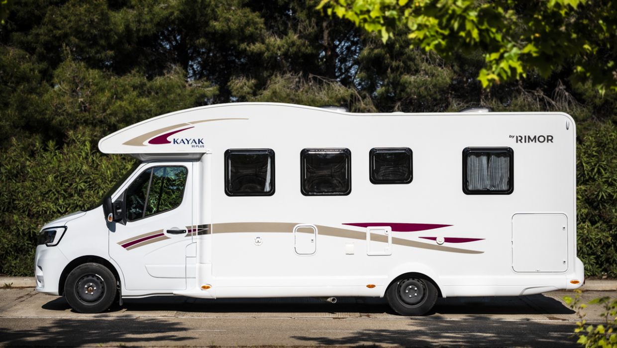 Kayak 95 Plus - autocaravana alquiler exterior