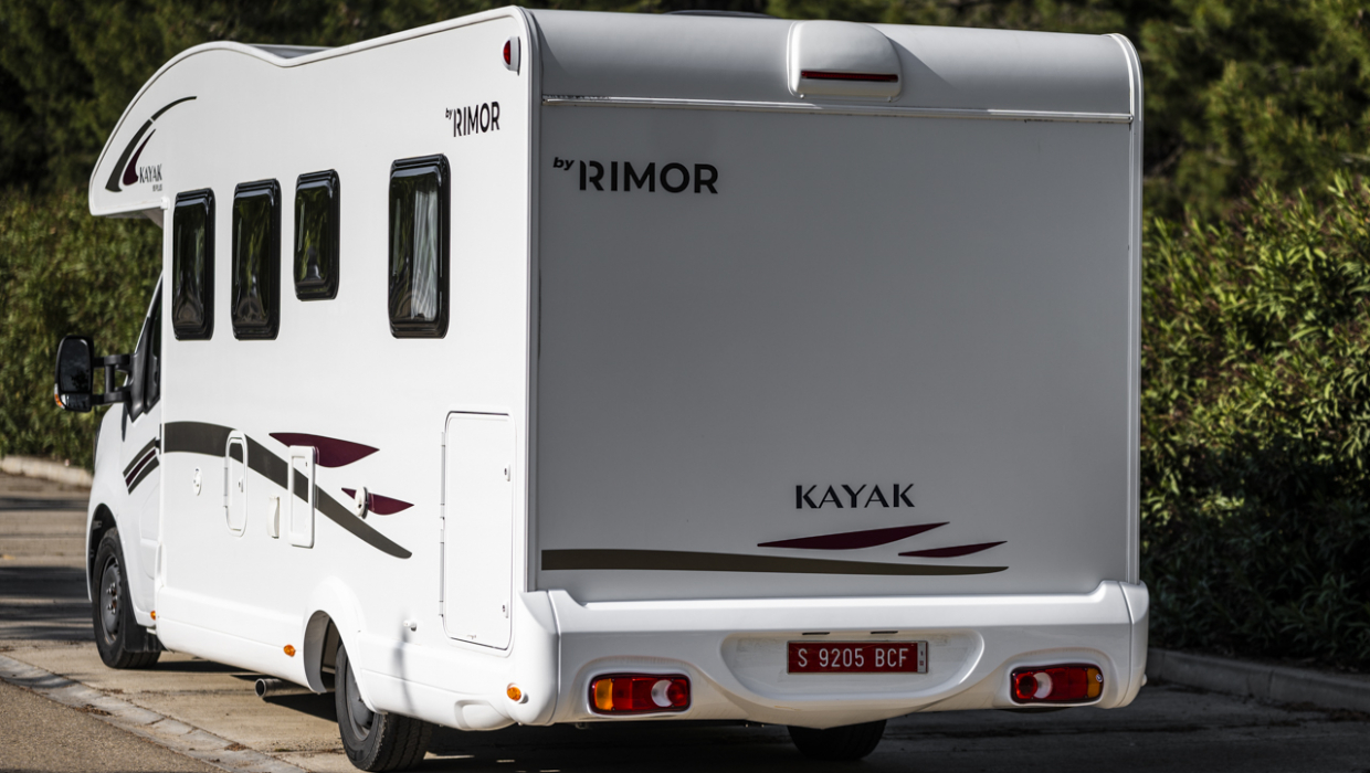 Kayak 95 Plus - autocaravana alquiler exterior