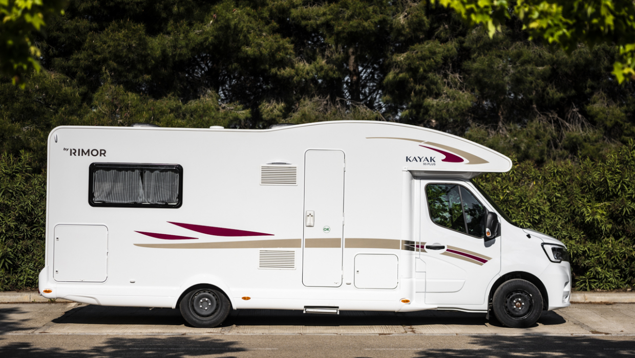 Kayak 95 Plus - autocaravana alquiler exterior