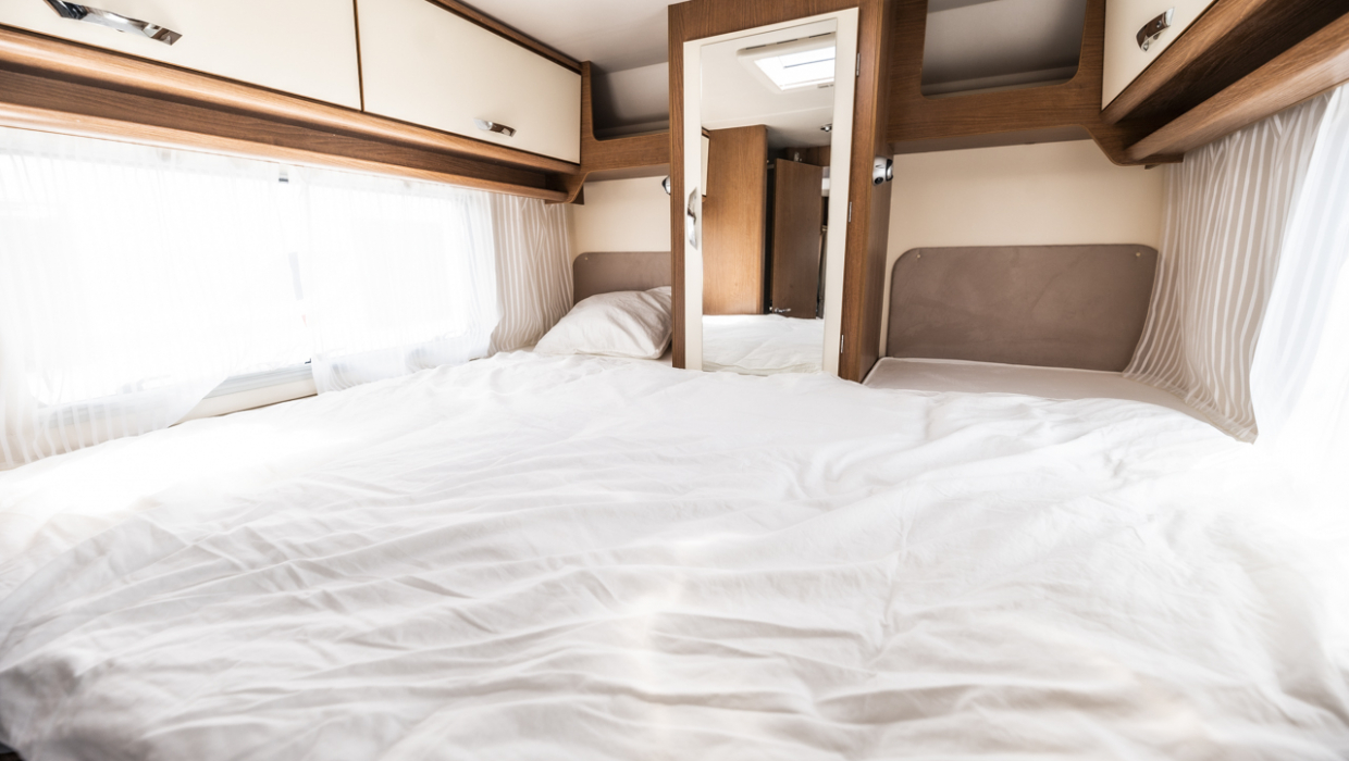 Kayak 95 Plus - autocaravana alquiler interior