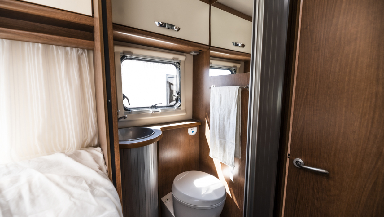 Kayak 95 Plus - autocaravana alquiler interior