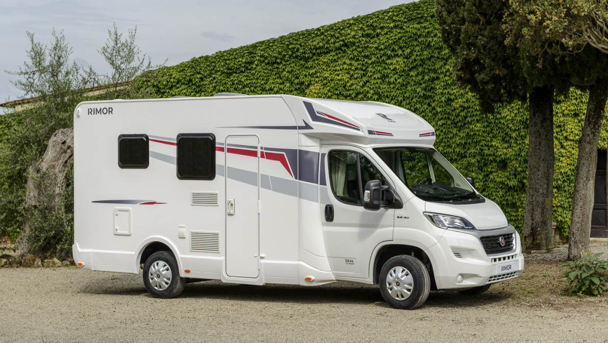 Autocaravana perfilada Seal 12 PLUS Exterior