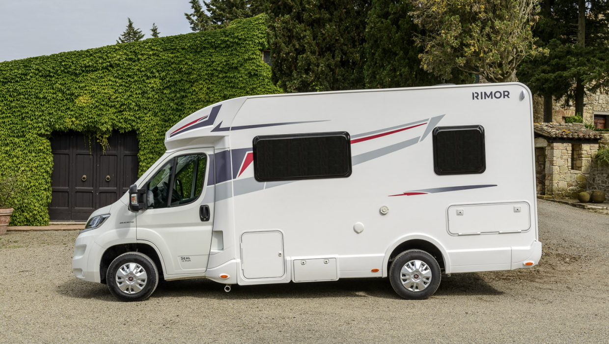Autocaravana perfilada Seal 12 PLUS Exterior