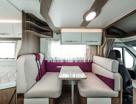 Autocaravana perfilada Seal 12 PLUS Interior
