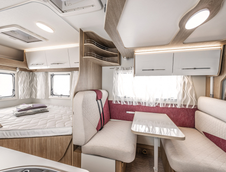 Autocaravana perfilada Seal 12 PLUS Interior