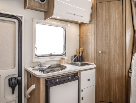 Autocaravana perfilada Seal 12 PLUS Interior