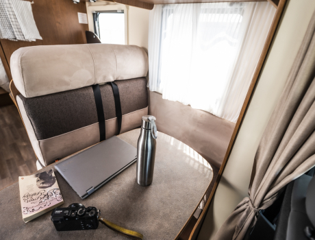 Kayak 95 Plus - autocaravana alquiler interior