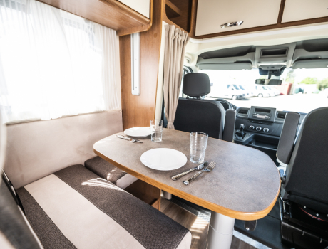 Kayak 95 Plus - autocaravana alquiler interior