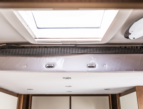 Kayak 95 Plus - autocaravana alquiler interior