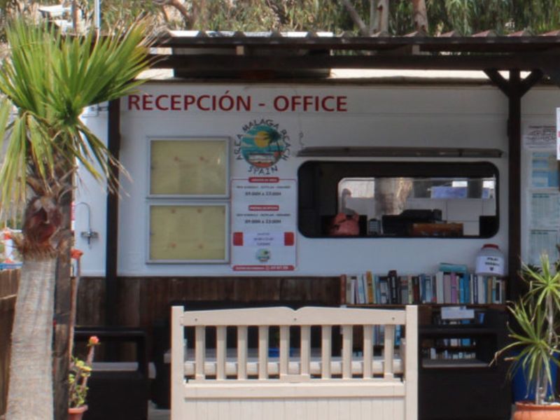 area autocaravanas malaga beach