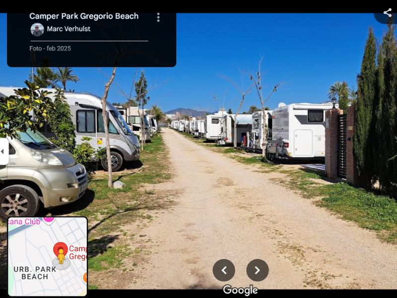 área autocaravanas a pie de playa andalucía